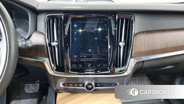 Volvo V90 Cross-Country 2021 Коричневый из Кореи, фото 3