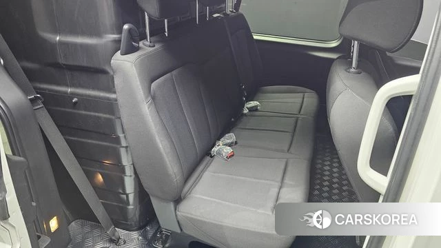 Hyundai Staria 2022 Белый из Кореи, фото 3