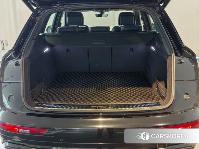 Audi Q5L 2025 Черный из Китая, фото 3