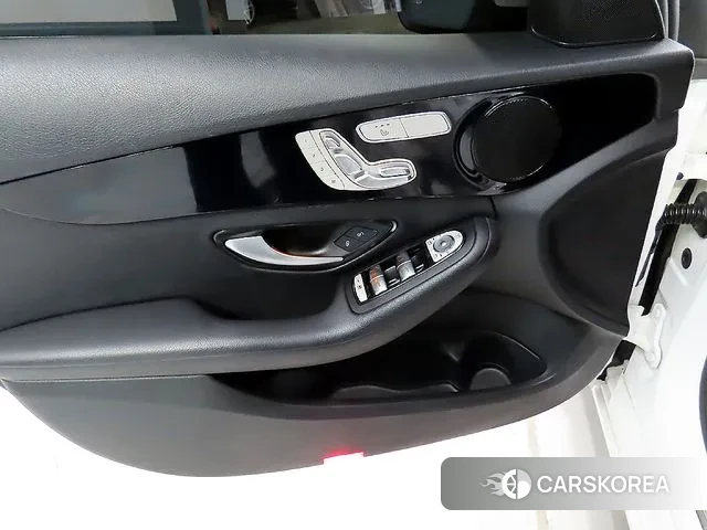 Mercedes-Benz C-Class W205 2019 Белый из Кореи, фото 3