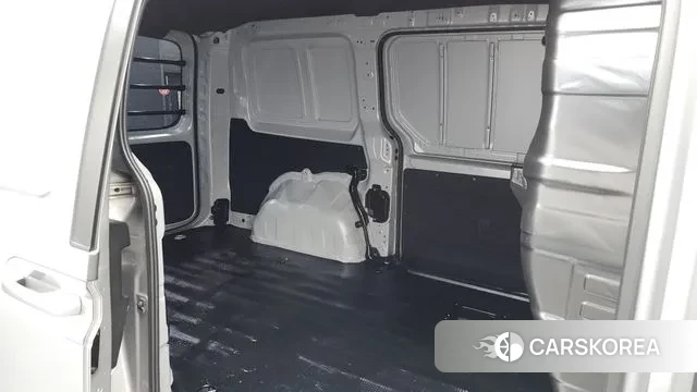 Hyundai Staria 2024 Серебряный из Кореи, фото 3