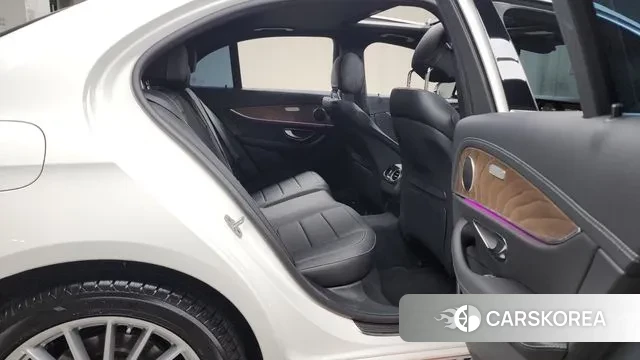 Mercedes-Benz E-Class W213 2022 Белый из Кореи, фото 3