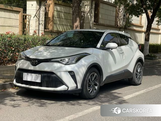 Toyota C-HR 2022 Белый из Китая, фото 3