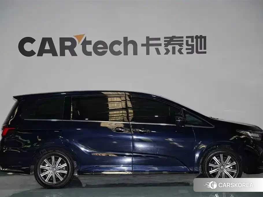 Honda Odyssey 2026 Черный из Китая, фото 3