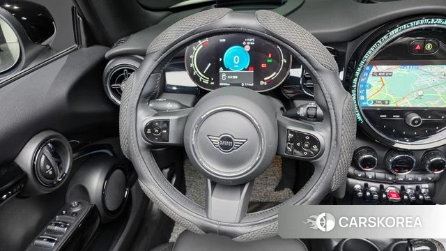 Mini Cooper Convertible 2024 Белый из Кореи, фото 3