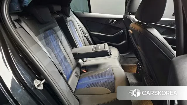 BMW 1 Series (F40) 2024 Черный из Кореи, фото 3