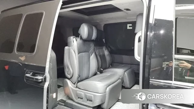 Hyundai Staria 2022 Черный из Кореи, фото 3