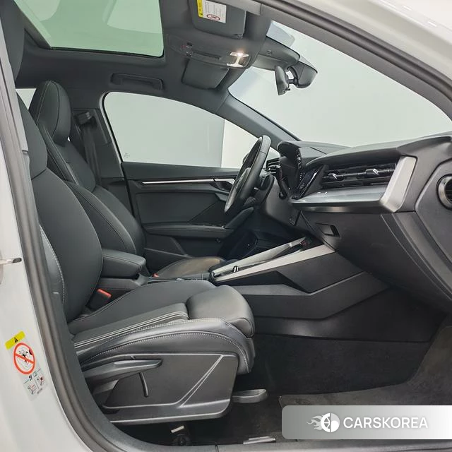 Audi A3 2023 Белый из Китая, фото 3
