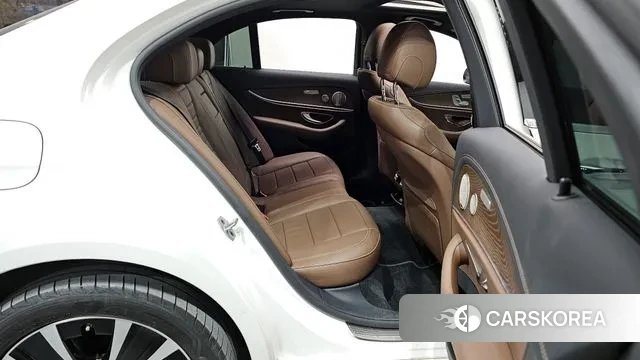 Mercedes-Benz E-Class W213 2021 Белый из Кореи, фото 3