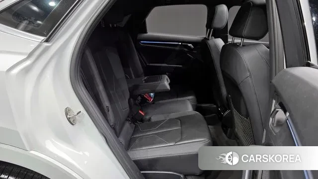 Audi Q3 (F3) 2022 Белый из Кореи, фото 3