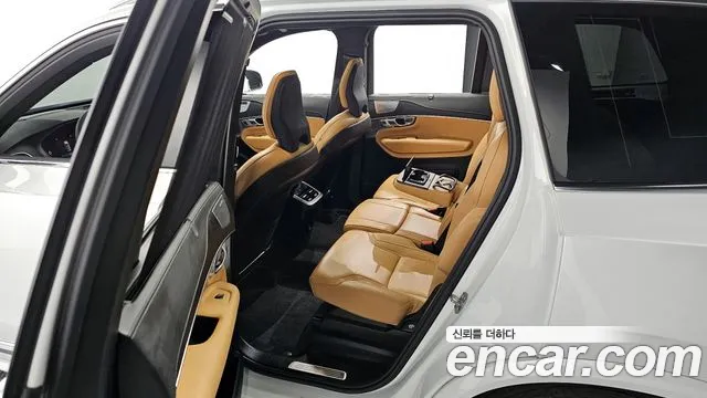 Volvo XC90 second Generation 2023 Белый из Кореи, фото 3