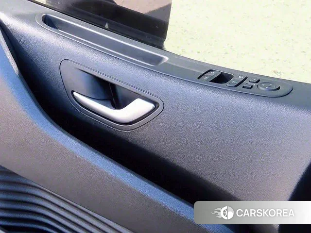 Hyundai Staria 2024 Серебряный из Кореи, фото 3