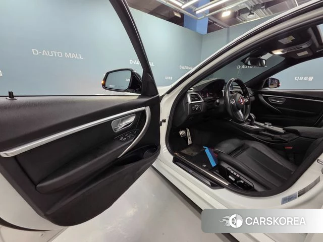 BMW 3 Series (F30) 2018 Белый из Кореи, фото 3