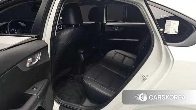 Kia The New K3 2nd generation 2022 Белый из Кореи, фото 3