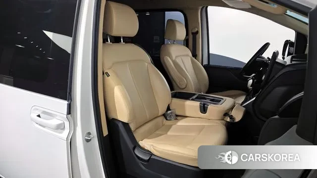 Hyundai Staria 2021 Белый из Кореи, фото 3