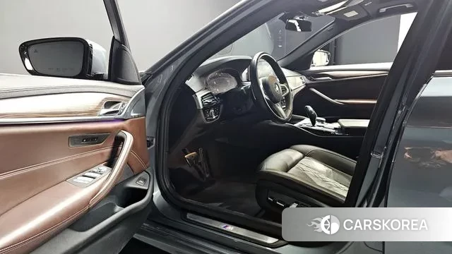 BMW 5 Series (G30) 2020 Серый из Кореи, фото 3