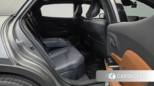 Toyota Crown Crossover 2026 Серебристо-серый из Кореи, фото 3