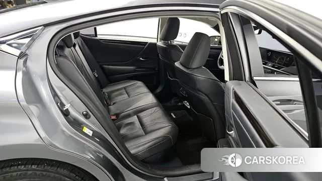 Lexus ES300h 7th generation 2018 Серый из Кореи, фото 3