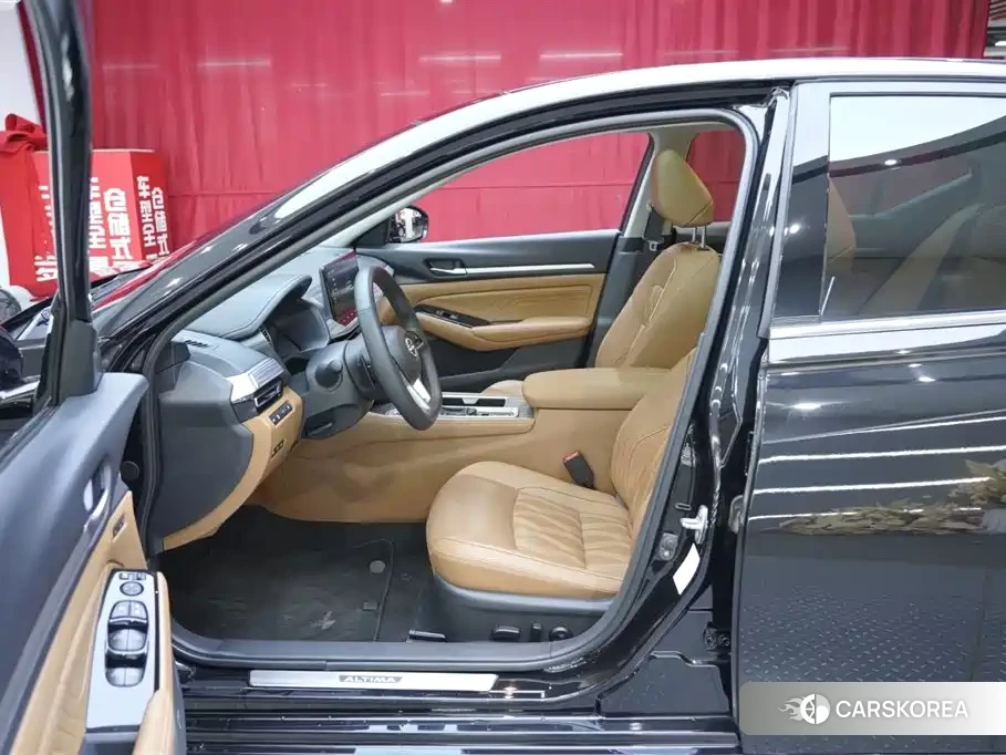 Nissan Altima 2023 Черный из Китая, фото 3