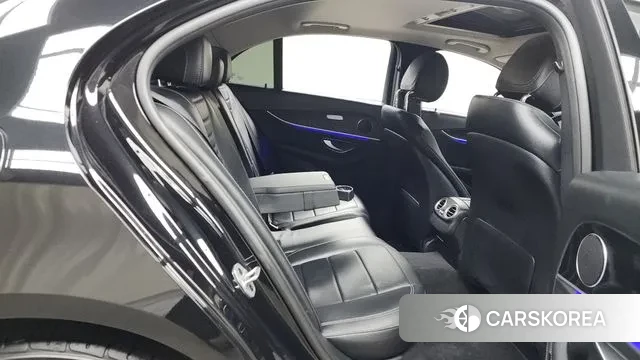 Mercedes-Benz E-Class W213 2019 Черный из Кореи, фото 3