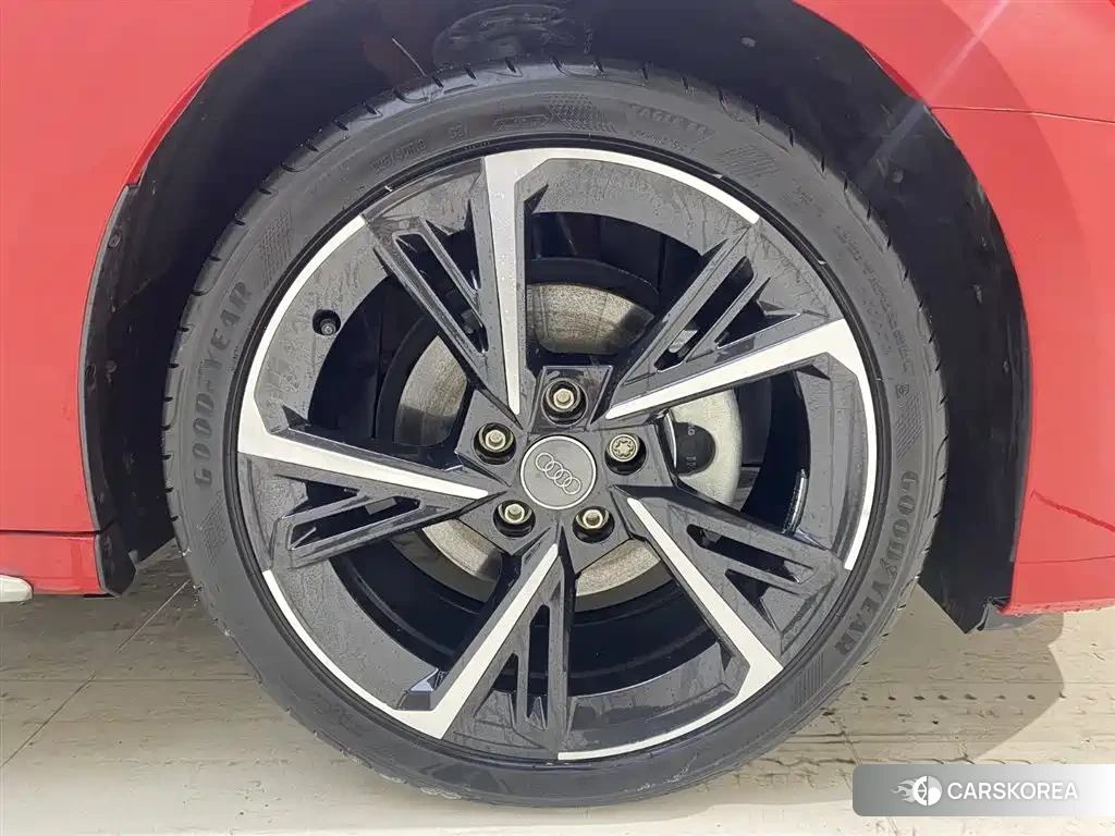Audi A3 2022 Red/purple из Китая, фото 3