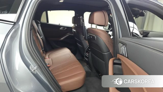 BMW X6 (G06) 2025 Серебристо-серый из Кореи, фото 3