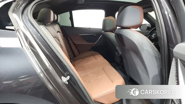 BMW 5 Series (G60) 2023 Серый из Кореи, фото 3