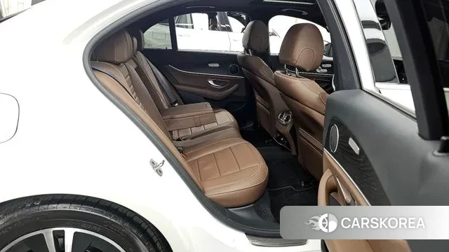 Mercedes-Benz E-Class W213 2022 Белый из Кореи, фото 3