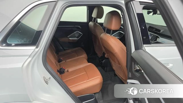 Audi Q3 (F3) 2022 Белый из Кореи, фото 3