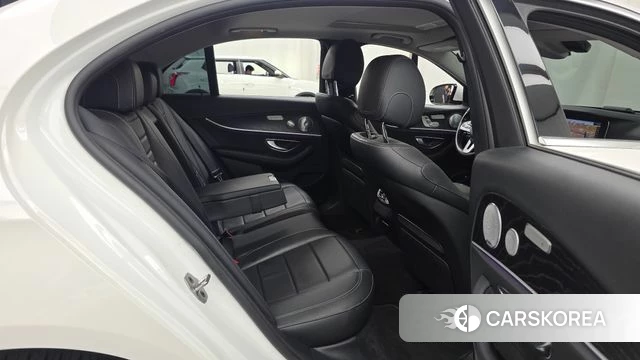 Mercedes-Benz E-Class W213 2020 Белый из Кореи, фото 3