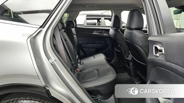 Kia Sportage 5th Generation 2024 Серебристо-серый из Кореи, фото 3