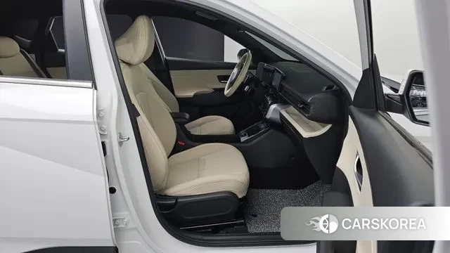 Hyundai Kona (SX2) 2024 Белый из Кореи, фото 3