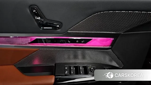 BMW 7 Series (G70) 2024 Черный из Кореи, фото 3