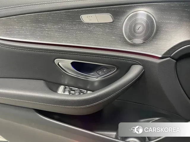 Mercedes-Benz E-Class W213 2021 Песочный из Кореи, фото 3