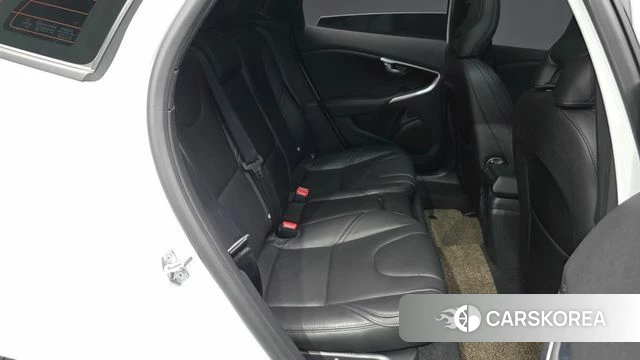 Volvo V40 2018 Белый из Кореи, фото 3