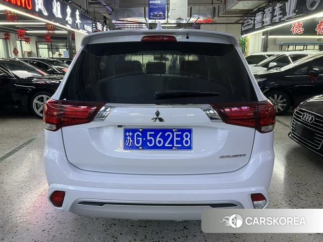 Mitsubishi  Outlander 2021 Белый из Китая, фото 3