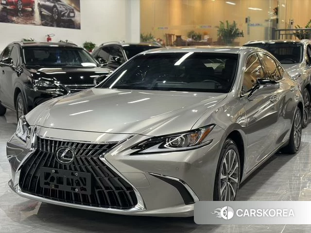 Lexus ES 2024 Серебристо-серый из Китая, фото 3