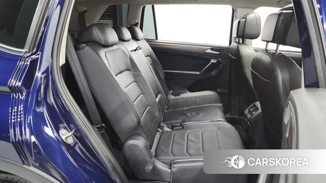 Volkswagen Tiguan Allspace 2023 Синий из Кореи, фото 3
