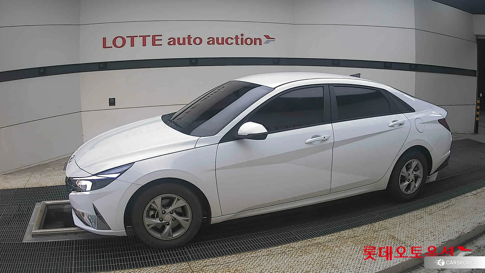 Hyundai Avante 2021 Polar White из Кореи, фото 3