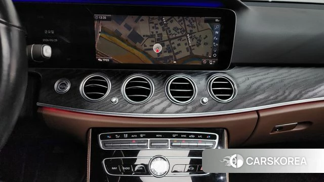 Mercedes-Benz E-Class W213 2018 Белый из Кореи, фото 3