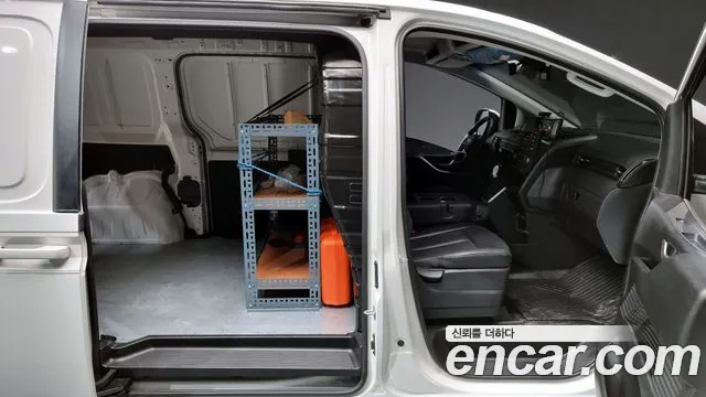 Hyundai Staria 2022 Белый из Кореи, фото 3