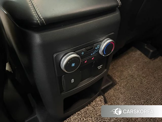 Ford Explorer 6th Generation 2019 Белый из Кореи, фото 3