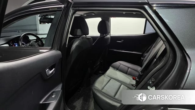 Kia Stonic 2018 Серый из Кореи, фото 3