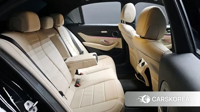 Mercedes-Benz E-Class W213 2023 Черный из Кореи, фото 3