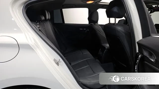 BMW 1 Series (F20) 2019 Белый из Кореи, фото 3