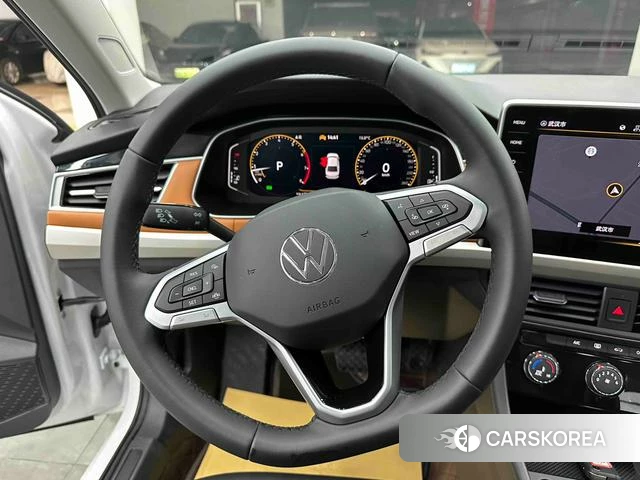 Volkswagen Bora 2024 Белый из Китая, фото 3