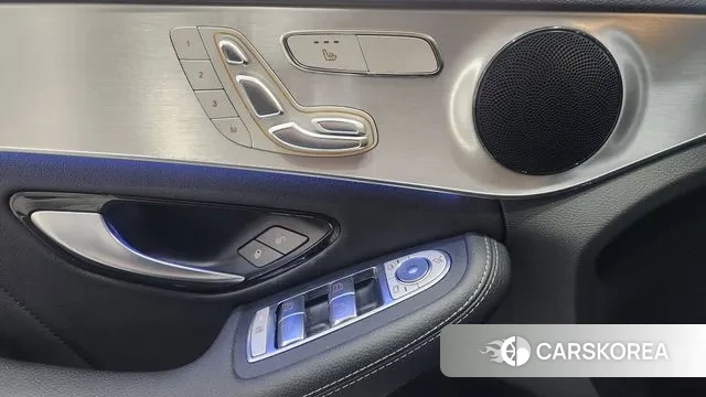 Mercedes-Benz C-Class W205 2021 Белый из Кореи, фото 3