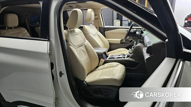 Ford Explorer 6th Generation 2022 Белый из Кореи, фото 3