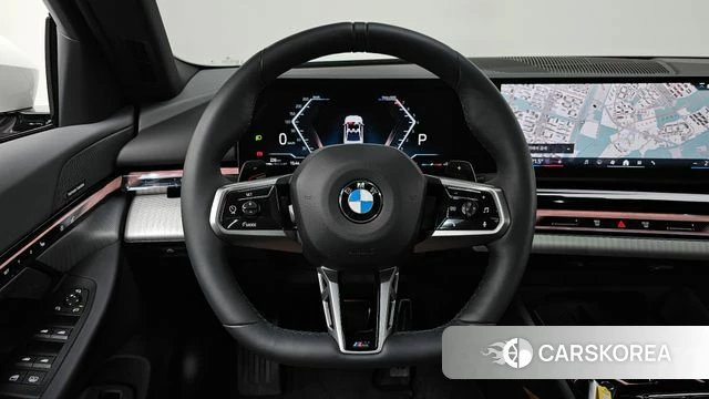 BMW 5 Series (G60) 2025 Белый из Кореи, фото 3