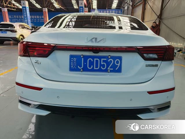 Kia K3 2022 Белый из Китая, фото 3